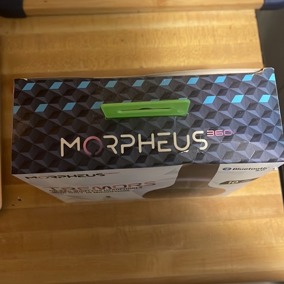 Morpheus Tremors Wireless Headphones with Built-In Microphone - Picture 5 of 6